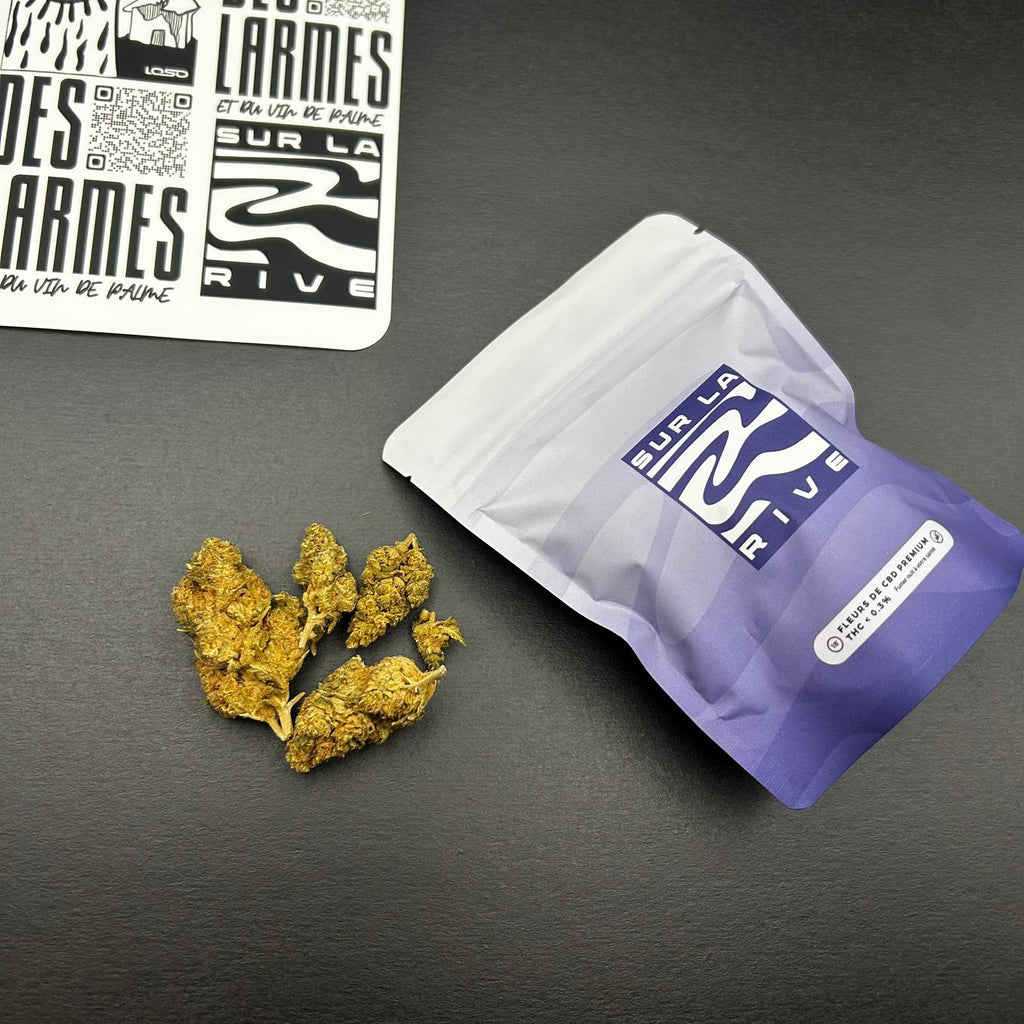 Fleur CBD profondeur premium — naturelle et parfumée - album vinyle des larmes et du vin de palme - emballage qualité supérieur touché mate
— Sur La Rive France