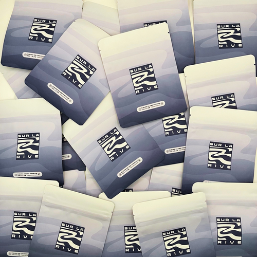 Fleur CBD équilibre - profondeur - éveil - premium — aspect naturel - parfumée - peu de branche
— Sur La Rive France - packaging touché mate - qualité supérieur 